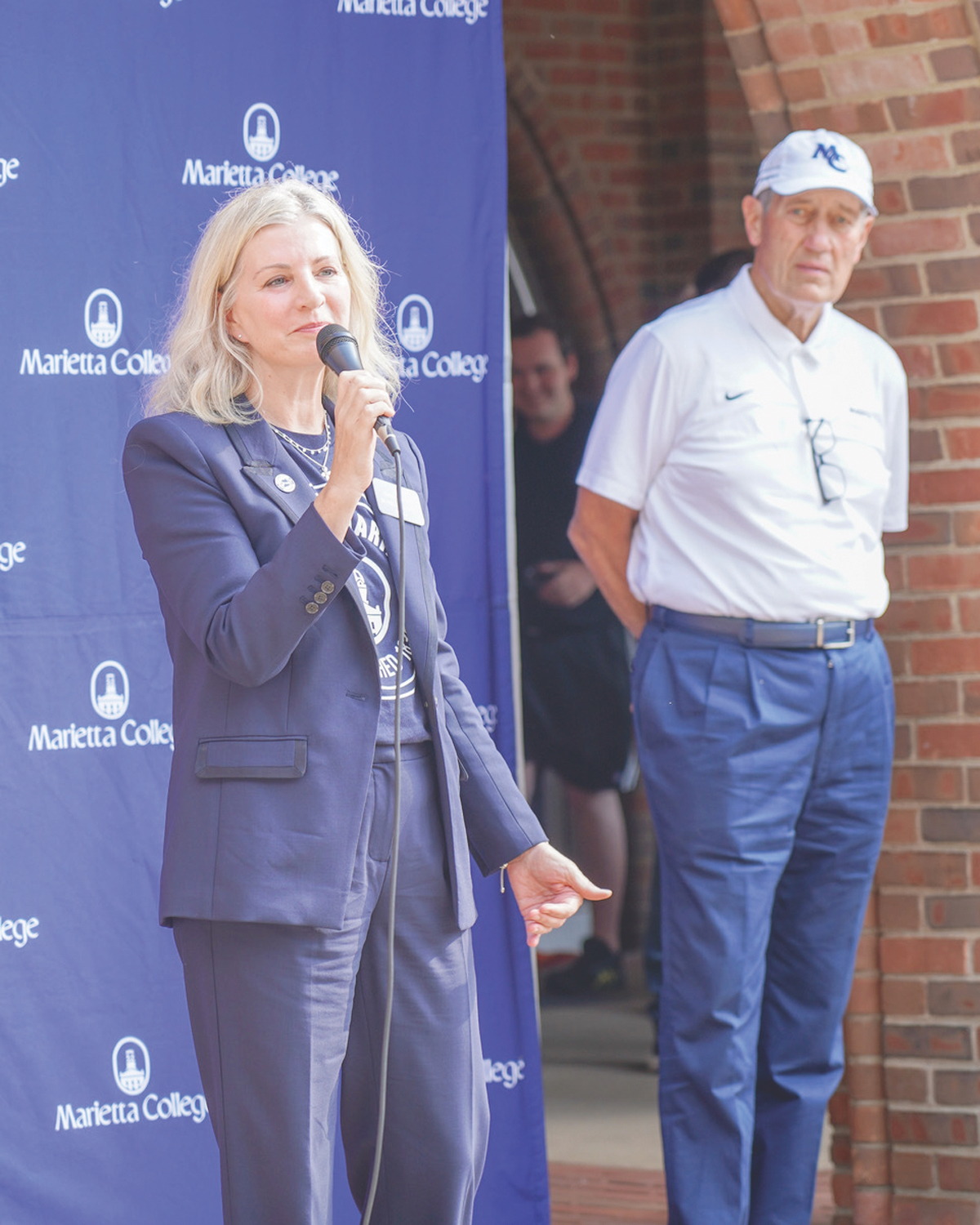 082325 MC Gift 3tle News, Sports, Jobs Marietta Times